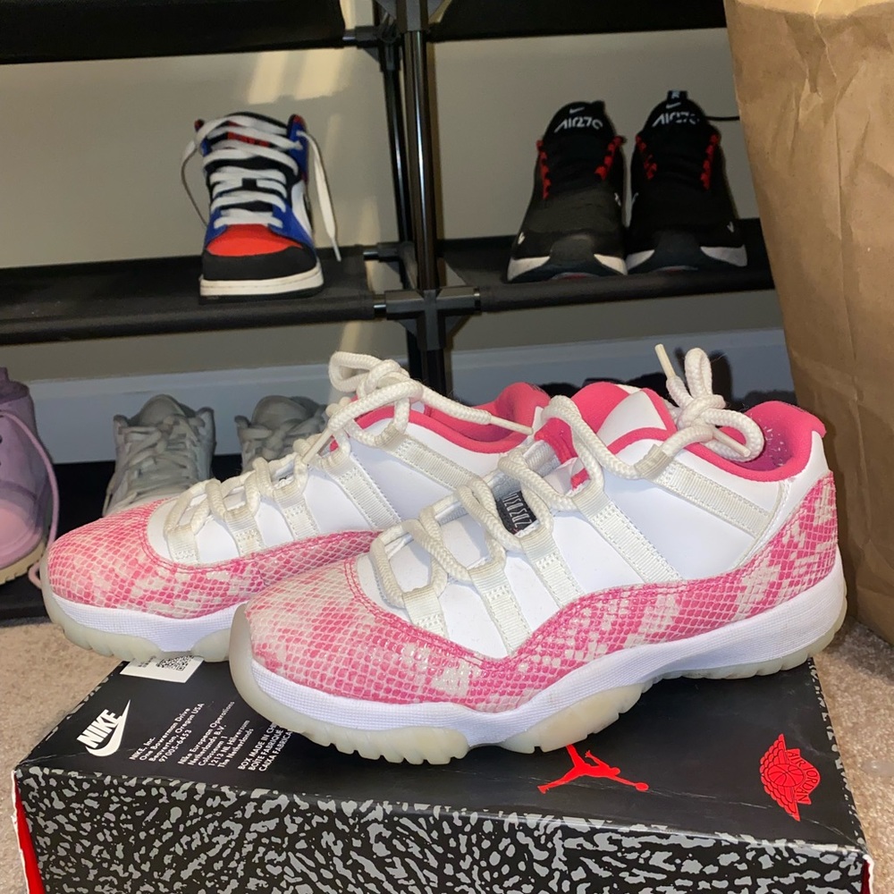 Jordan 11 pink snakeskin